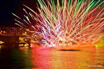 Los fuegos de Melenara, una explosión de color (Foto Celia Fernández)